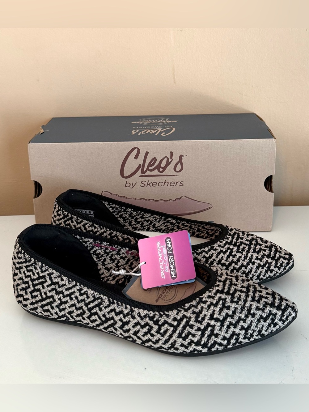 WOMEN'S SKECHERS SIZE 8 CLEO CHIC ALLURE POINTED TOE SLIP-ON FLATS NEW W/BOX
